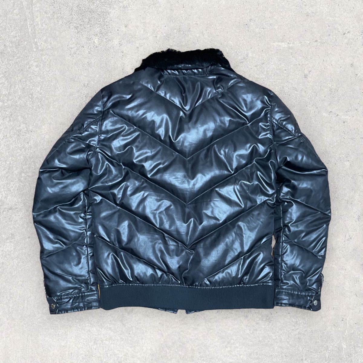 バーバリーブラックレーベル ラビットファーロゴ刺繍ダウンジャケット 裏地チェック Mサイズ