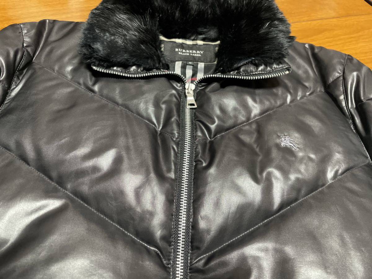 バーバリーブラックレーベル ラビットファーロゴ刺繍ダウンジャケット 裏地チェック Mサイズ