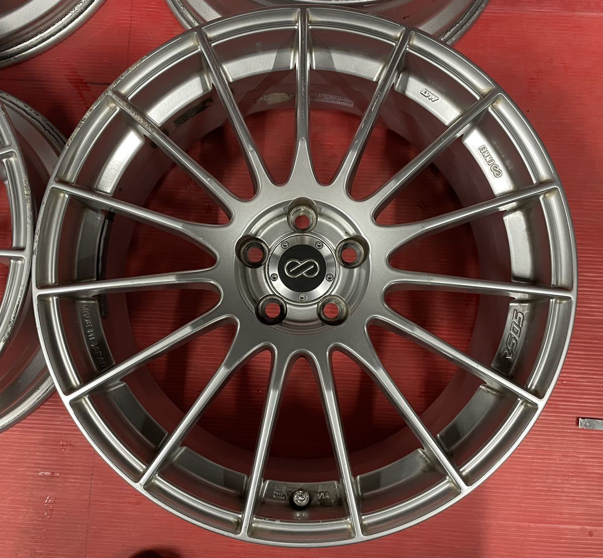 ENKEI RS05 WHEELS エンケイ RS05RR｜製品｜ENKEI 18x7.5J +50 5H