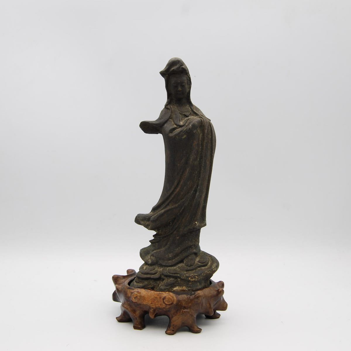 【中国美術】唐物 時代物 仏教美術 古銅 観音像 仏像 唐木台付 高さ:約26.5cm