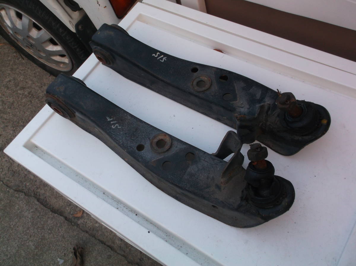 シルビア（Ｓ１５）ロアア－ム　左右セット