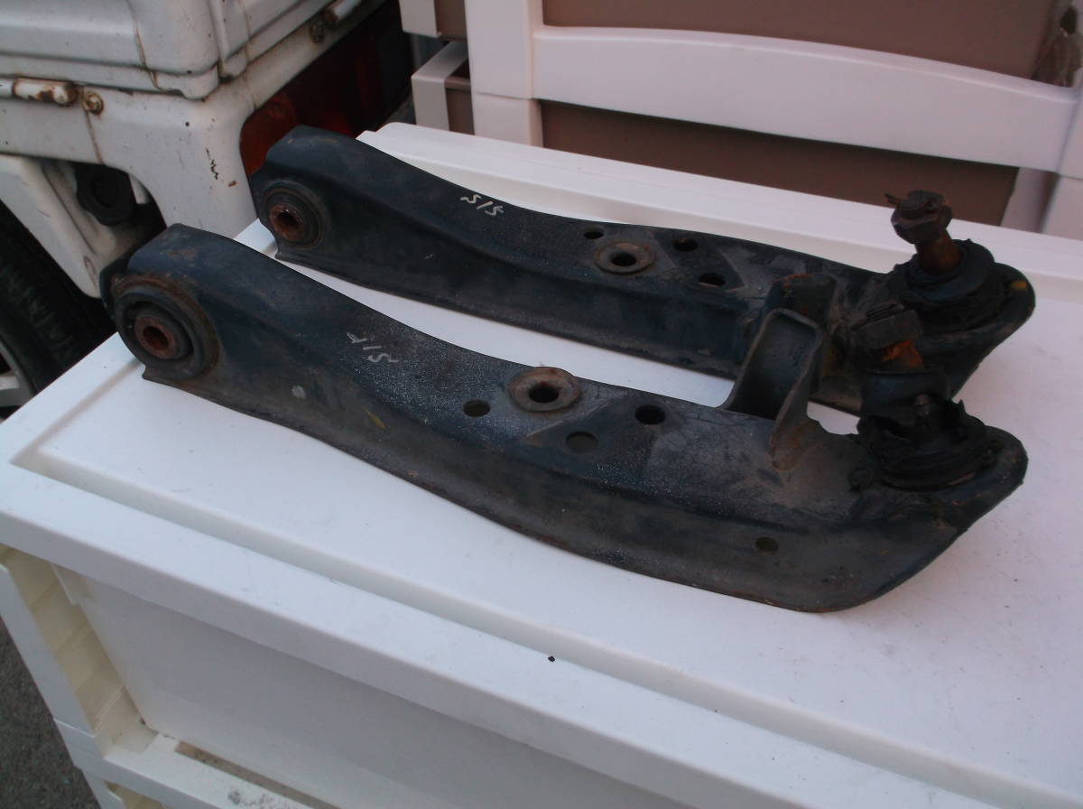 シルビア（Ｓ１５）ロアア－ム　左右セット