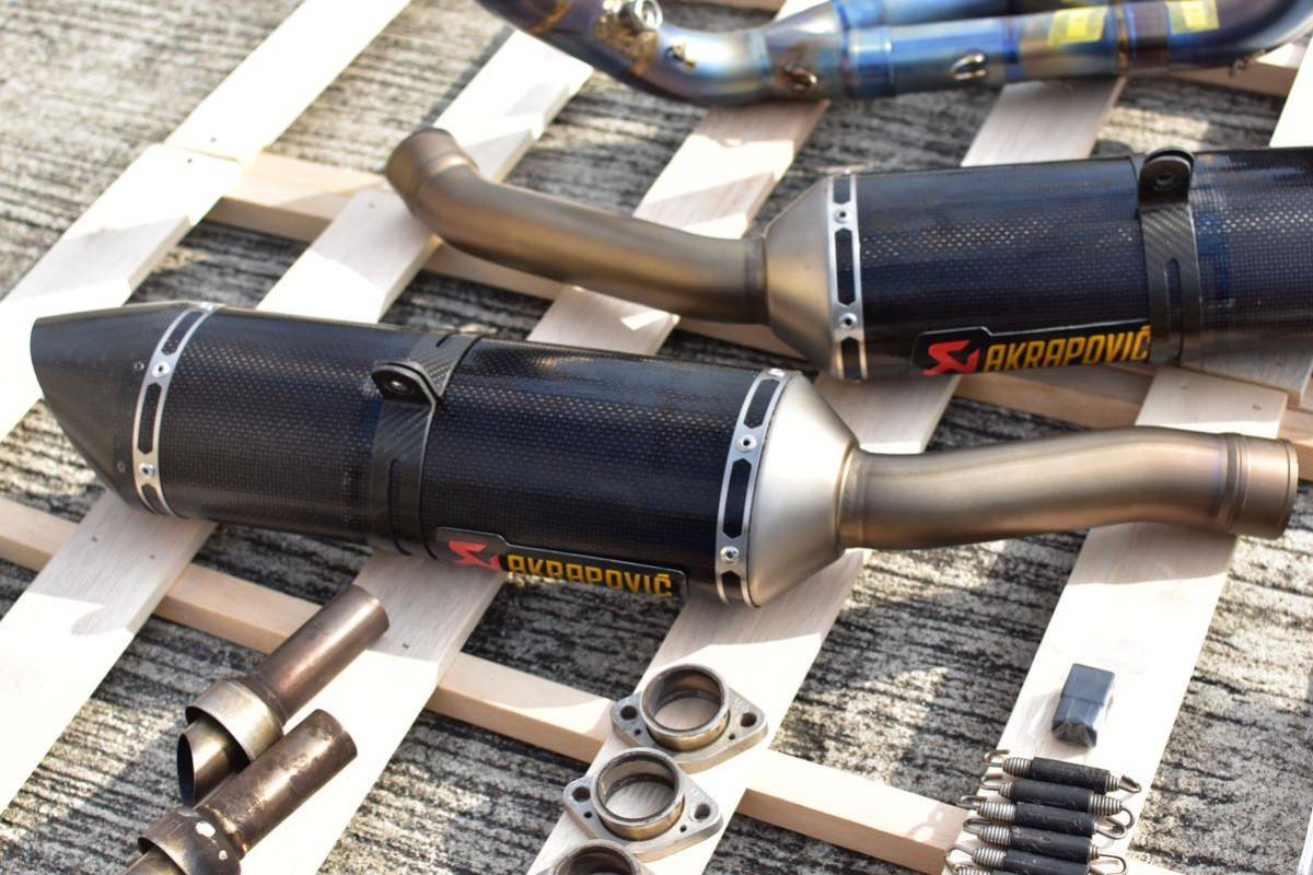 超貴重】yzf-r1 2007-2008 AKRAPOVIC フルエキゾーストマフラー 超美品 