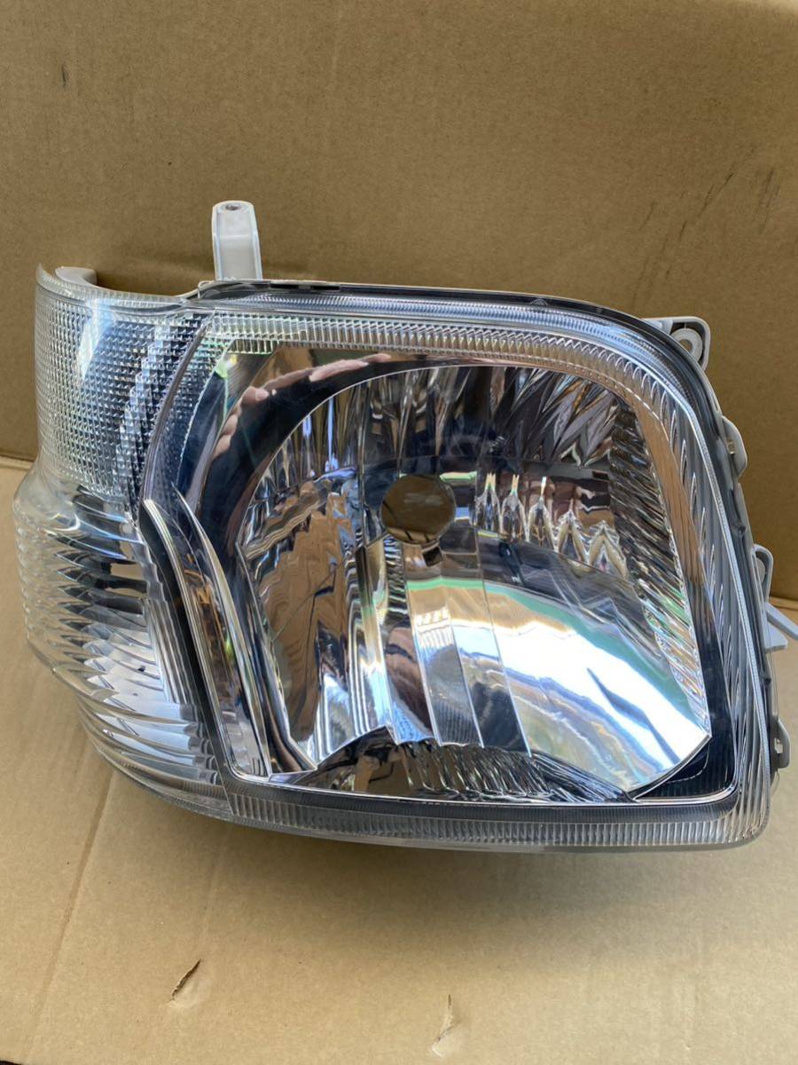 ハイゼット 右ヘッドライト 純正ヘッドライト 