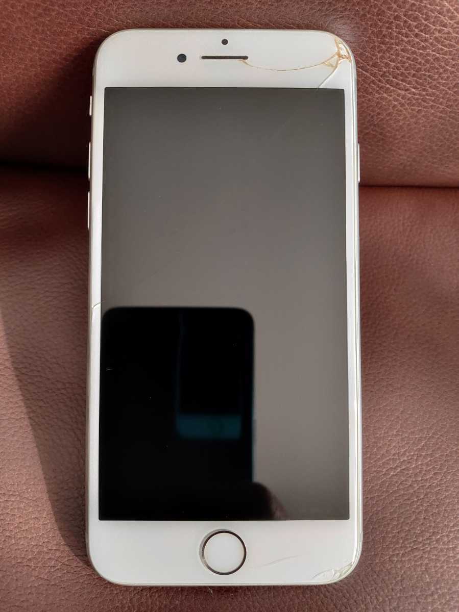 iPhone8 シルバー 256GB docomo 画面割れ有中古 ご覧いただき