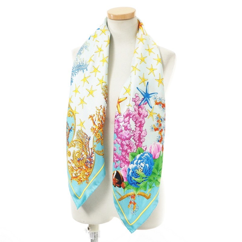 ME7114*イタリア製《アトリエヴェルサーチ ATELIER VERSACE》熱帯魚 ヒトデ 海 珊瑚 フラワー 大判 シルクスカーフ ストール ブルー系