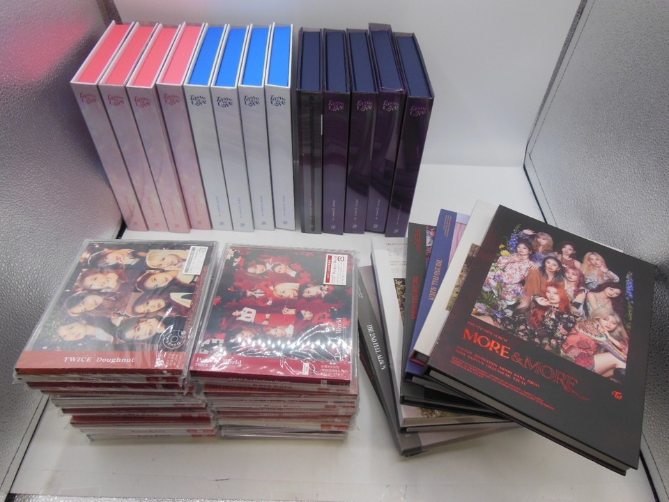 T【ね1-68】【100サイズ】未検品/K-POPグッズまとめてセット/TWICE