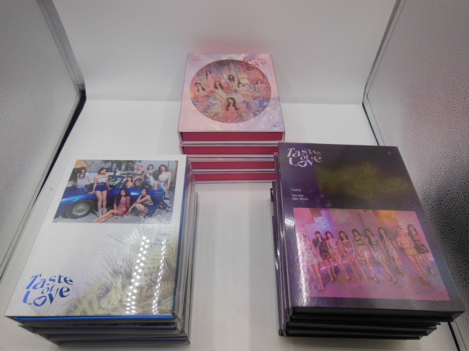T【ね1-68】【100サイズ】未検品/K-POPグッズまとめてセット/TWICE