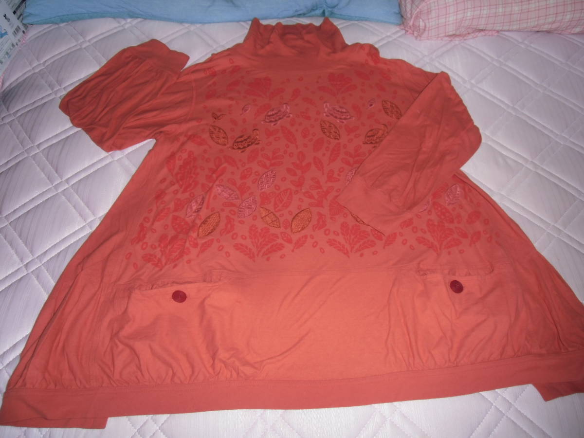 ★センソユニコ★ann吉　あんきち　カメ刺しゅう入りカットソー(オレンジ）３８サイズゆったり目