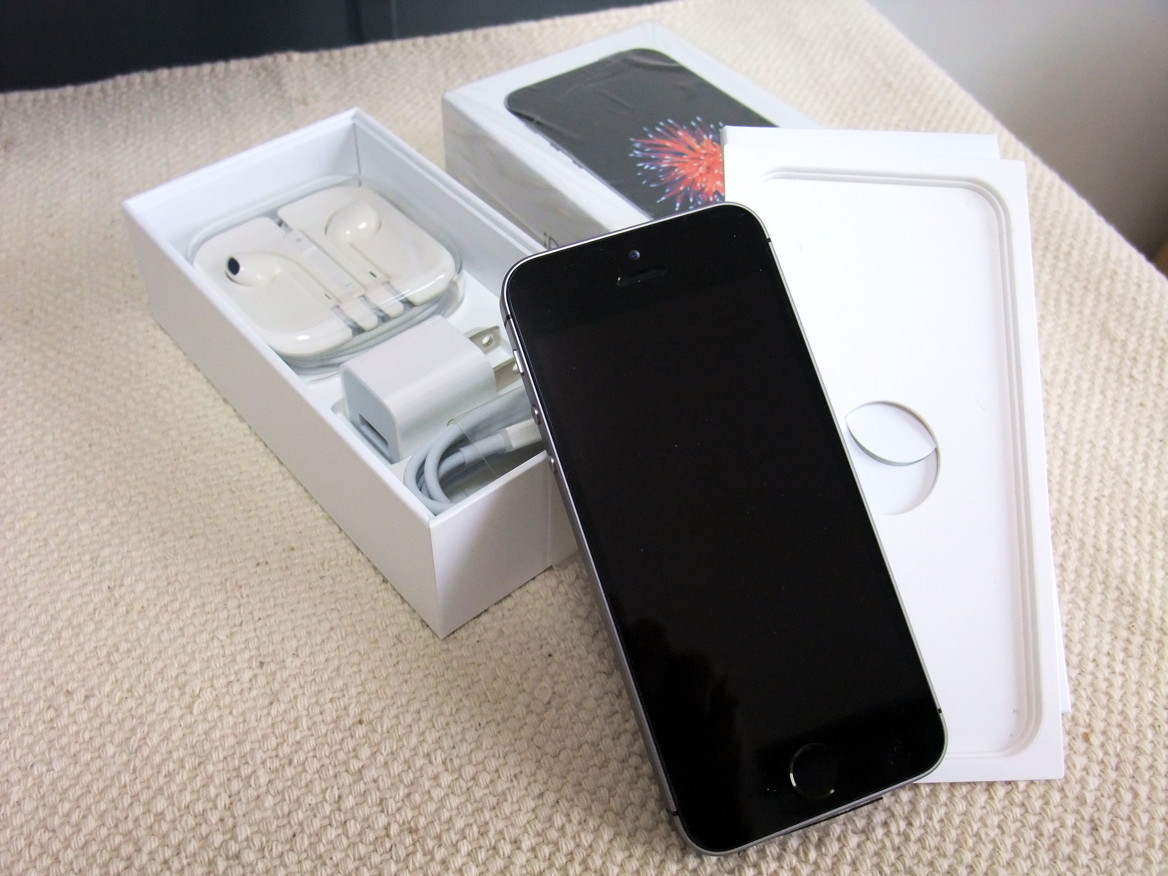 iPhone se 第一世代 64GB スペースグレイ iPhone SE 第1世代 SIMフリー