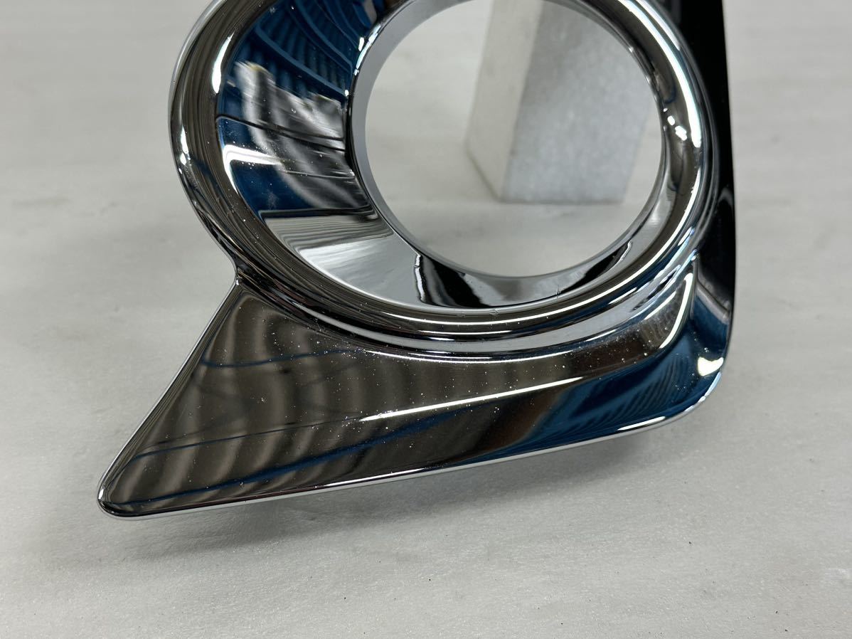 5JJ11 カムリ AVV50 純正 フロントバンパー ホールカバー フォグカバー