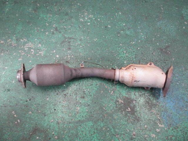 327819☆YZ11/キューブ【日産 純正】触媒 コンバーター キャタライザー