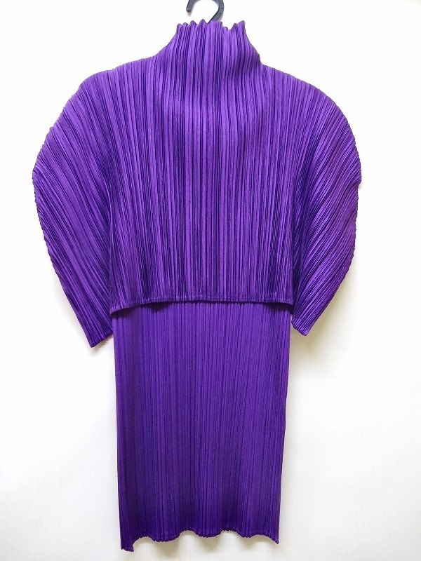 PLEATS PLEASE ISSEY MIYAKE（ポンチョ）のフリマアイテム一覧
