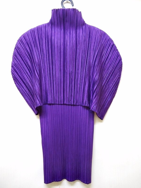 PLEATS PLEASE ISSEY MIYAKE（ポンチョ）のフリマアイテム一覧