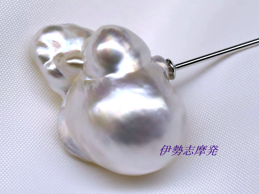 ◆伊勢志摩発◇ 超特大の白蝶ジャンボ珠！26㎜ｘ17,3㎜ｘ厚み15,4㎜ナチュラル南洋真珠ピンブローチ/84_3