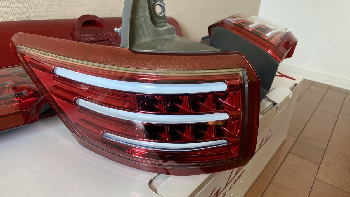 E52 エルグランド《ヴァレンティ ジュエルLEDテールランプ》カラー