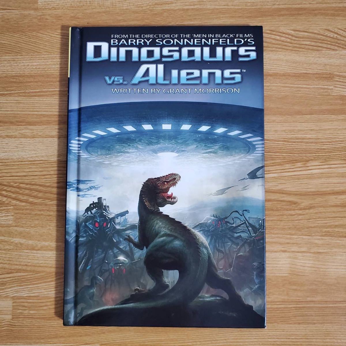 Barry Sonnenfeld's Dinosaurs vs. Aliens アメコミ ハードカバー Dynamite Comics ...