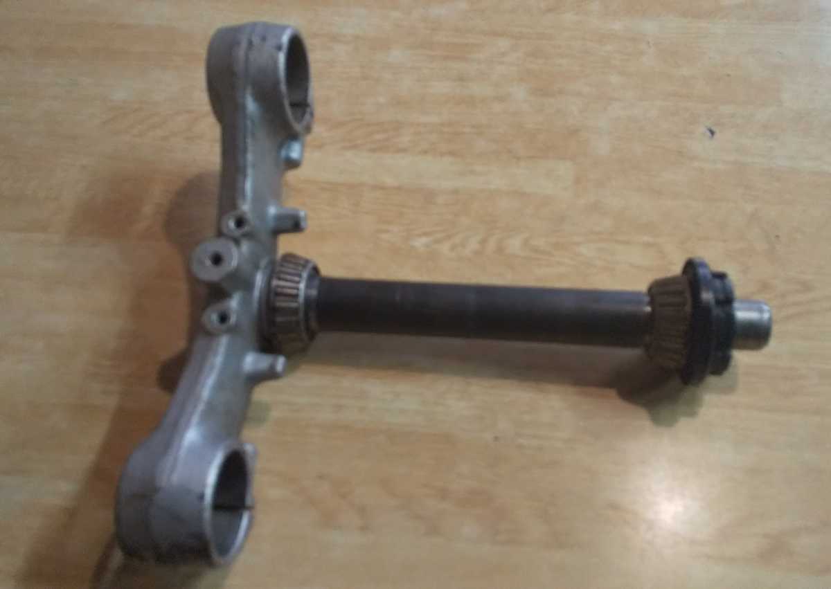 カワサキ ゼファー400 39パイ 純正ステム ステムベアリング 検