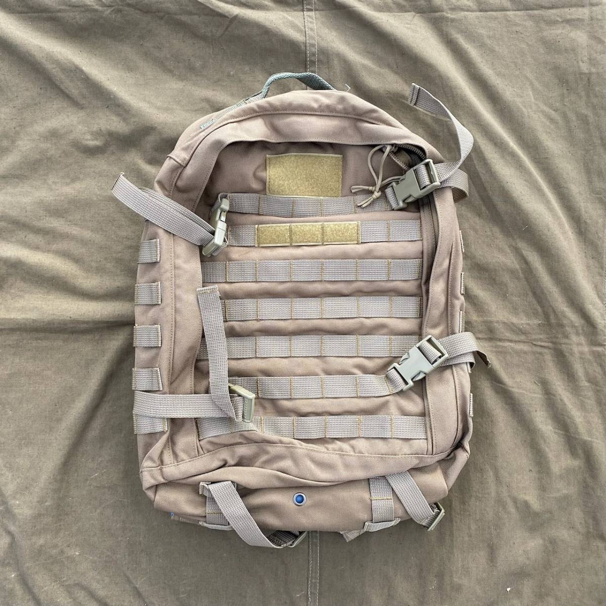 ウクライナ軍　実物　バックパック　コヨーテブラウン