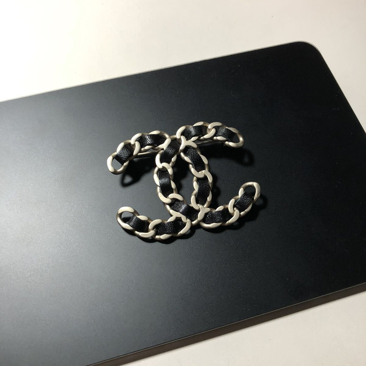 希少モデル CHANEL シャネル ブローチ ココマーク COCO ロゴ G-Dragon 