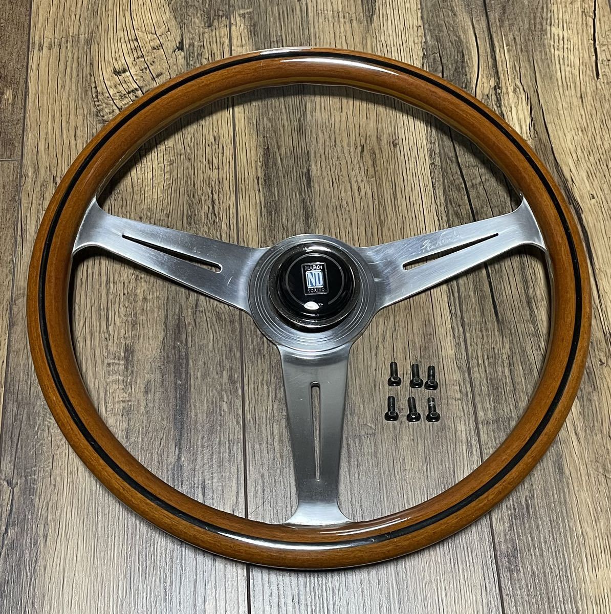 ナルディ NARDI クラシック ウッド ステアリング 36パイ ホーンボタン