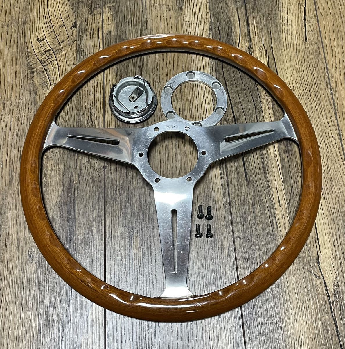 ナルディ NARDI クラシック ウッド ステアリング 36パイ ホーンボタン