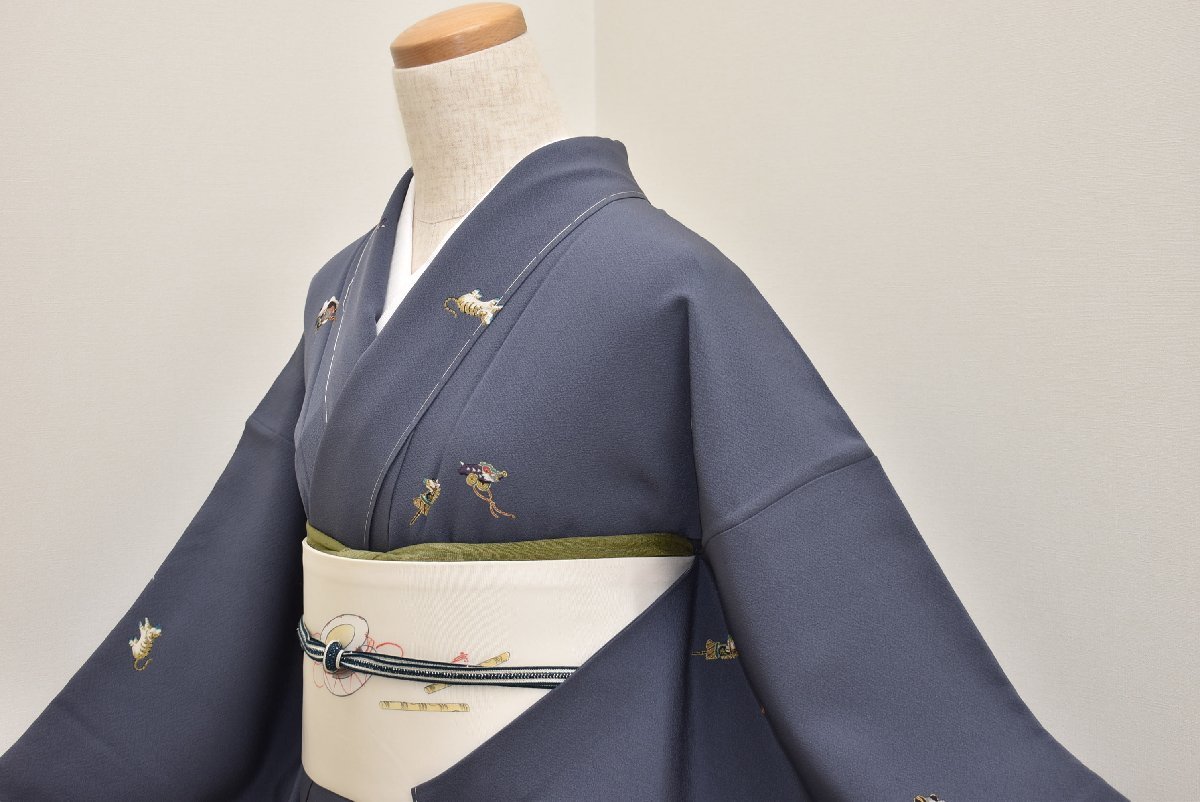 着物屋こころ□上質な小紋 手描き ろうけつ染め 花鳥文 黒地 着丈164cm 