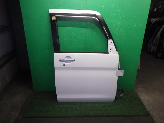 タント DBA-LA600S 右フロントドア W09 中古