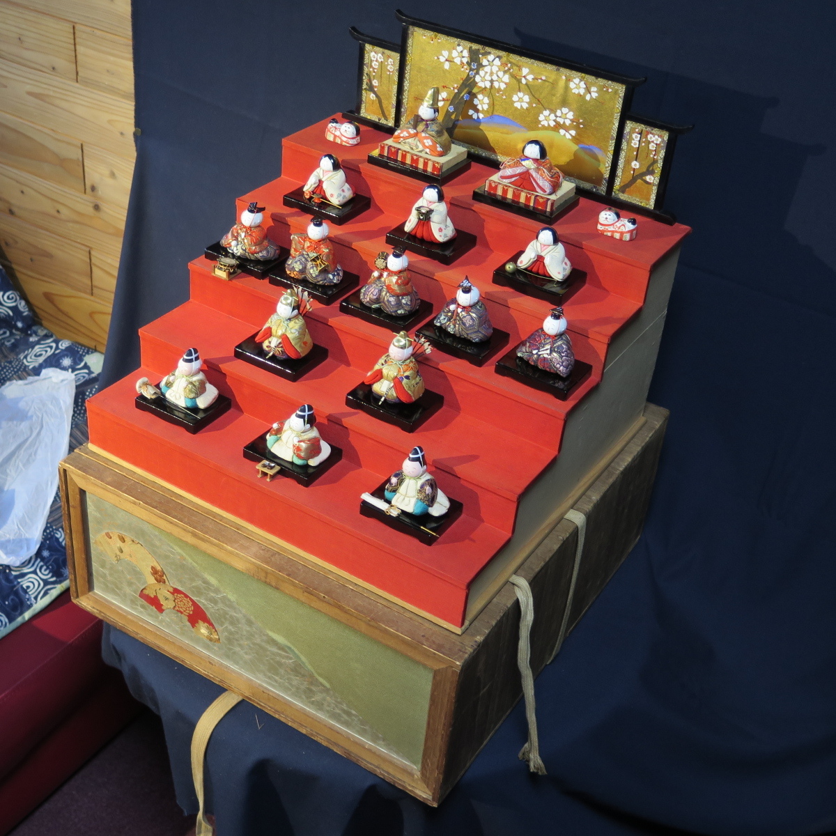 ☆骨☆ 古い 雛人形 小さい 5段飾り 三越百貨店 収納飾り 箱雛 ☆ 箱の