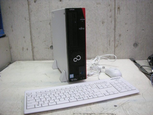 Fujitsu ESPRIMO D587/RX(Intel Core i5 7500 3.4GHz/4GB/SATA 500GB