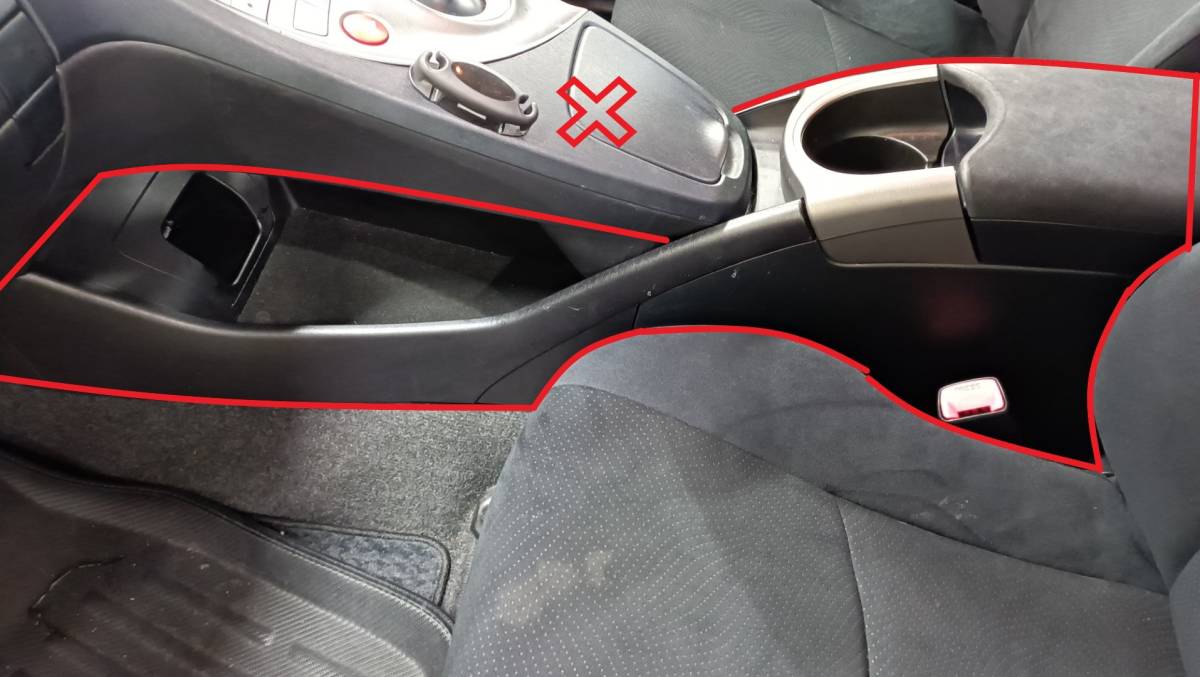 トヨタ　コンソールボックス　プリウス　DAA-ZVW30　走行202741㎞　2011　中古　#hyj　58901-47190　（C253-038）