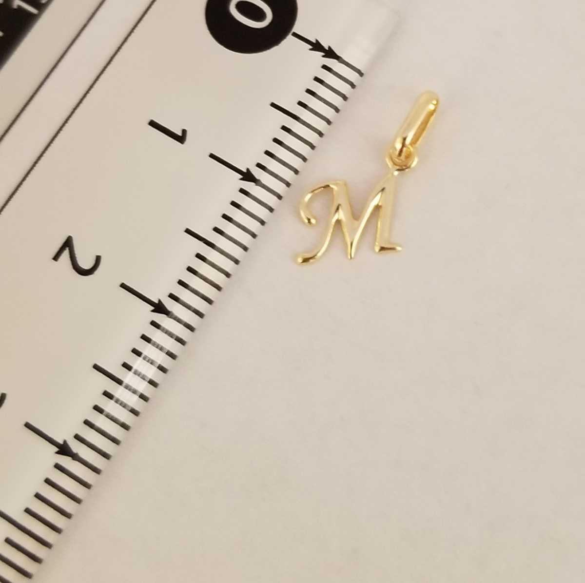 美品 courreges クレージュK18 ペンダントトップ イニシャルM K18