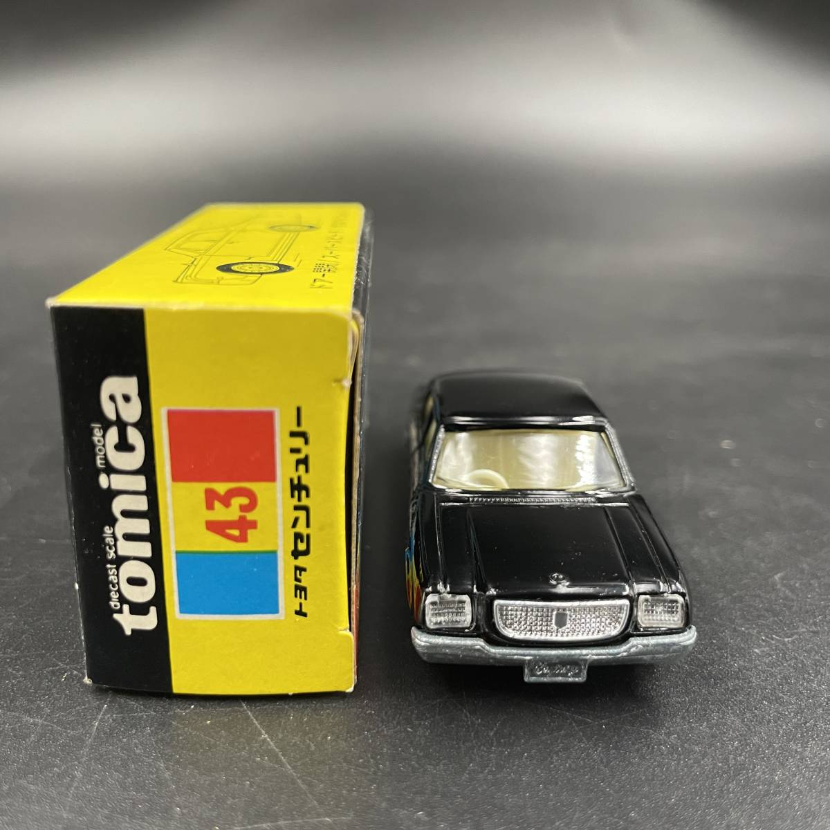 XY6032 トミカ 黒箱 日本製 トヨタ センチュリー その① ミニカー