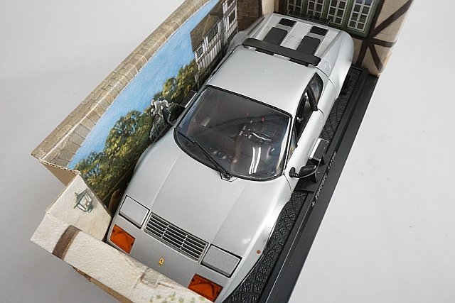 京商 KYOSHO 1/18スケール フェラーリ512 BB （シルバー）