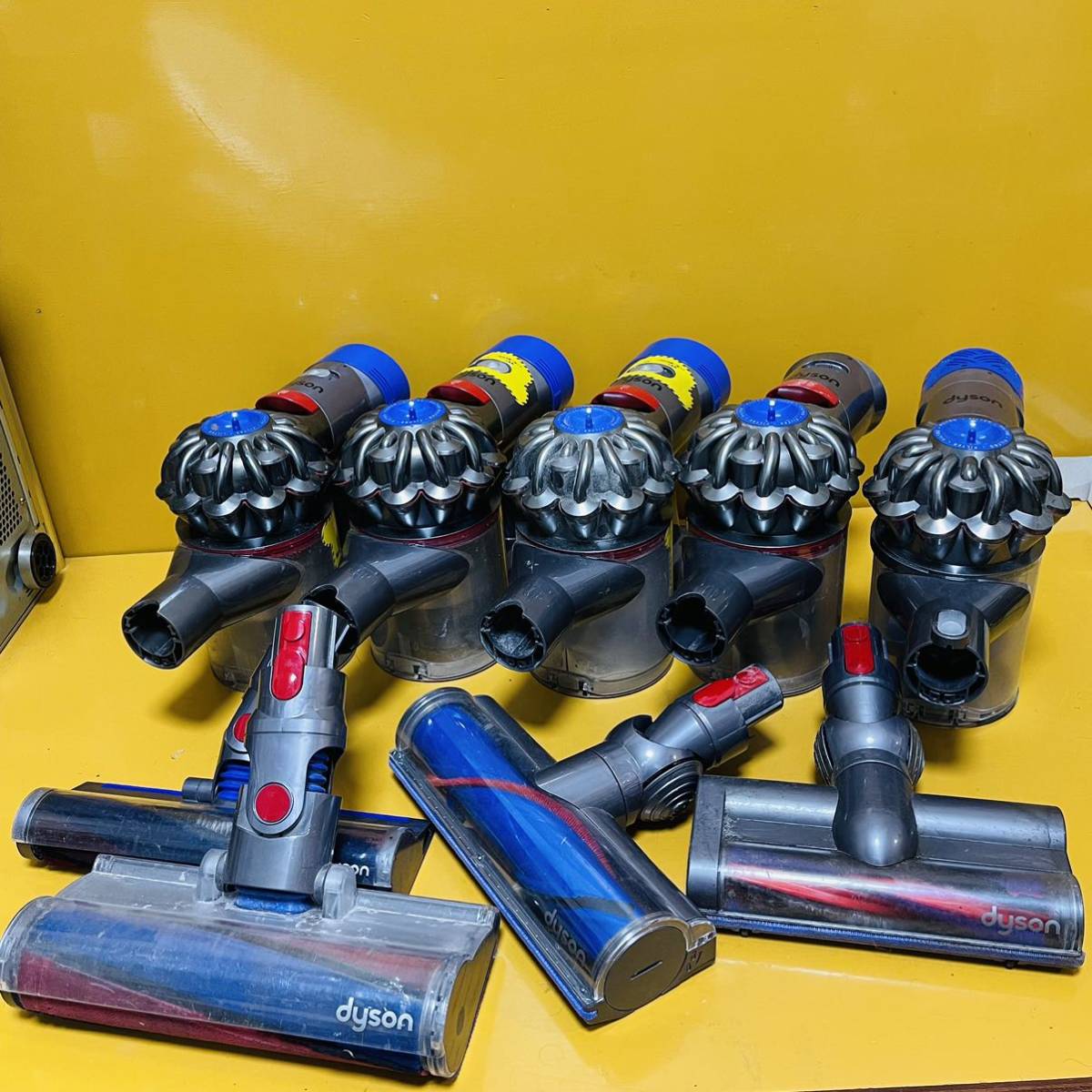 dyson コードレスクリーナー／コードレス掃除機 SV11 5台まとめセット