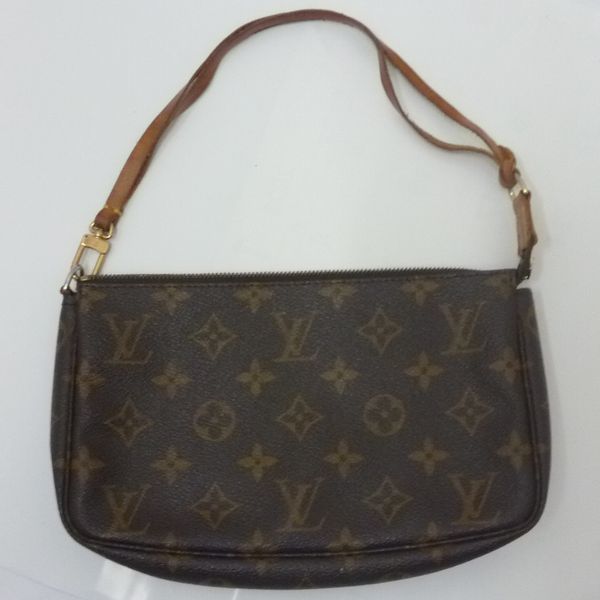 LOUIS VUITTON ルイ・ヴィトン ポシェットアクセソワール M51980 ストラップはがれ、ファスナー破損　お安くどうぞ