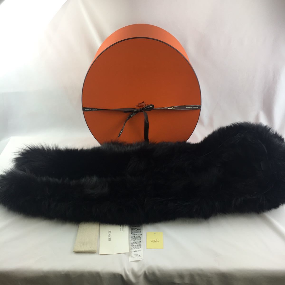豊富な，限定セール 品 HERMES エルメス フォックス FOX ショール マフラー ブラック系 箱付(スカーフ)｜売買されたオークション情報、yahooの商品情報をアーカイブ公開 - オークファン 服飾小物