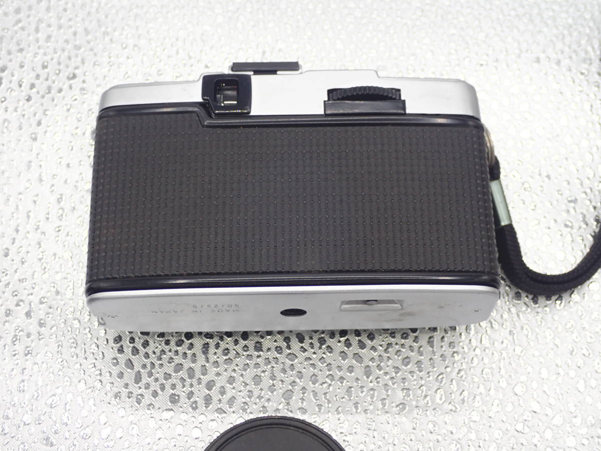 完動品・赤ベロOK Olympus Pen EE-3 ハーフフィルムカメラ ハーフ