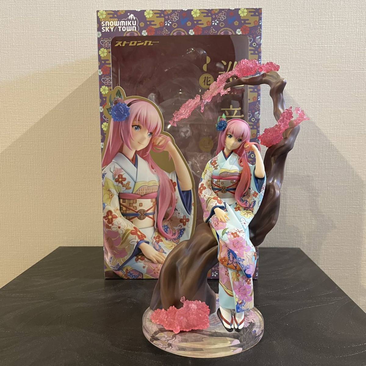 ストロンガー VOCALOID 巡音ルカ 花色衣 1/8スケールフィギュア 【公式