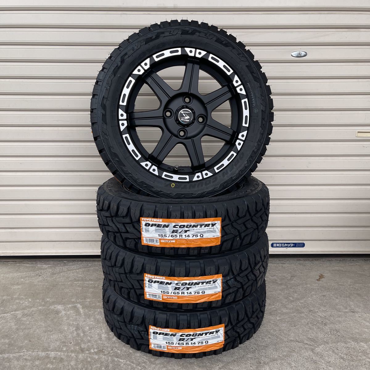 トシ ストラテジーKH007◇TOYOオープンカントリーRT155/65R14軽トラ軽バン