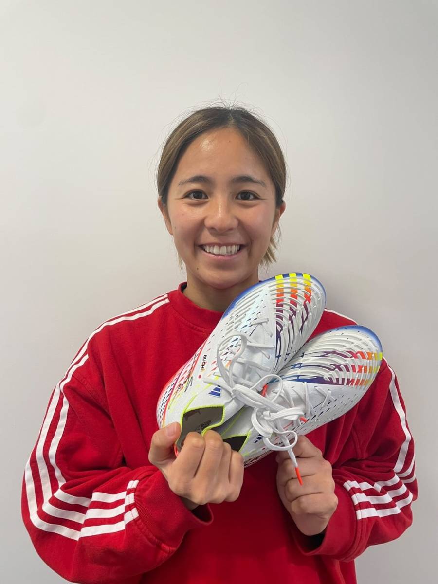 岩渕 真奈(トッテナム・ホットスパーFC)サイン入りスパイク244(実使用