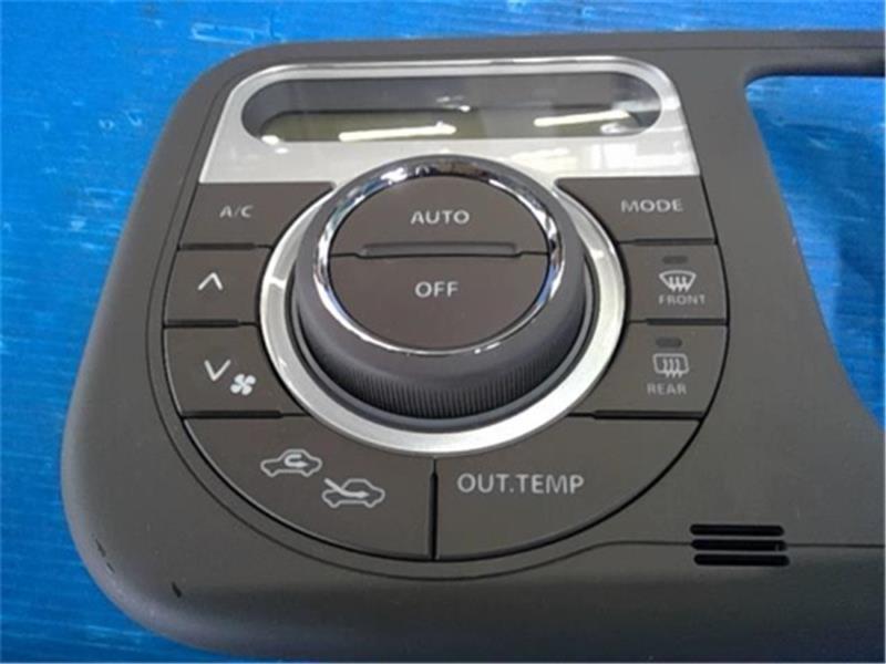 スズキ 純正 アルトラパン 《 HE22S 》 エアコンスイッチパネル P81400