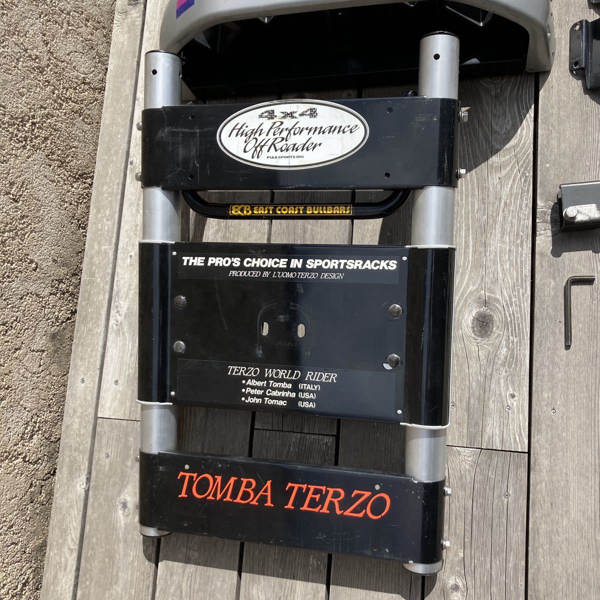 TERZO 背面タイヤ用キャリア #ランクル78 ランクル70 ジムニー Yakima 