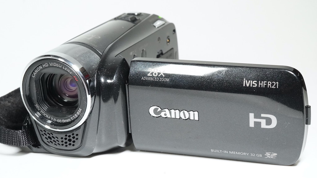 カメラ 【良品】Canon デジタルビデオカメラ iVIS HF R21 32GB