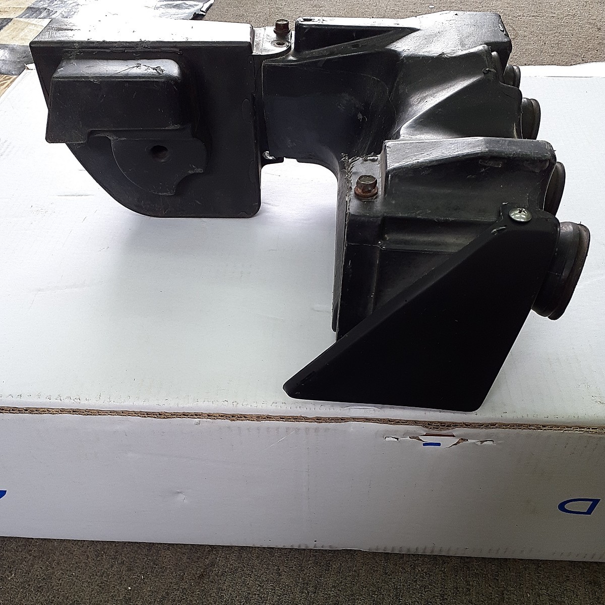 z550gp エアクリーナーボックスz400gp