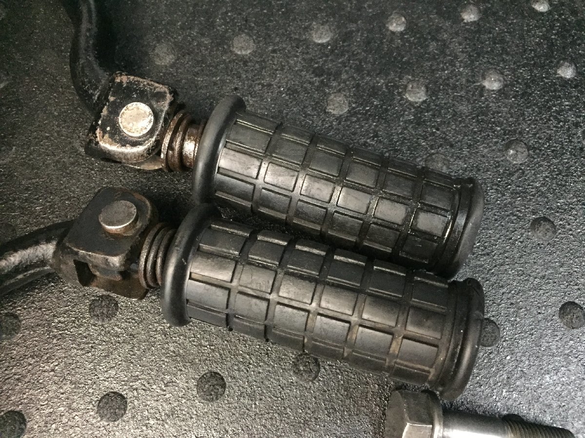 K1619 当時物 純正 W1 フロントステップ 0014 検) 【可倒式】カワサキ