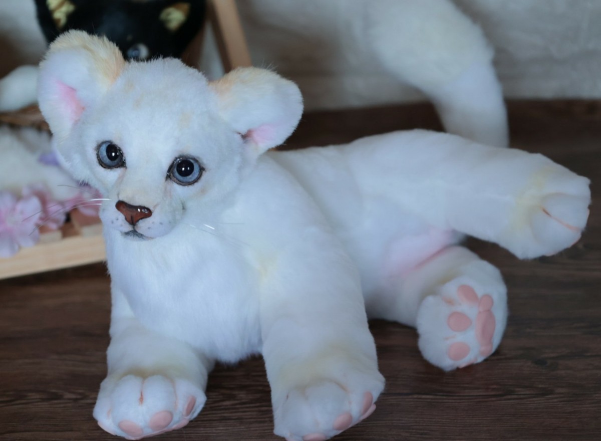 ホワイトライオン*ぬいぐるみ*アートドール*ハンドメイド ホワイトライオン*ぬいぐるみ*アートドール*ハンドメイド