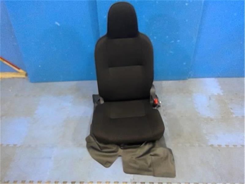 ダイハツ 純正 ハイゼット 《 S321V 》 運転席シート P31500-23001596