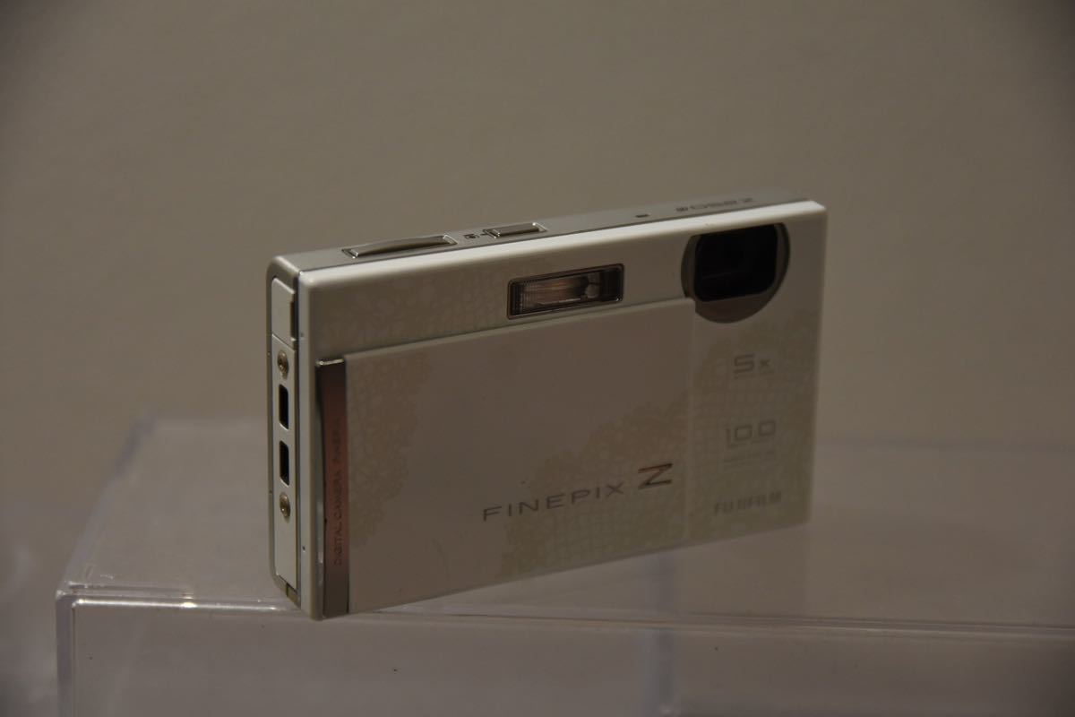 コンパクトデジタルカメラ FUJIFILM フジフィルム FINEPIX Z250 fd Z23 