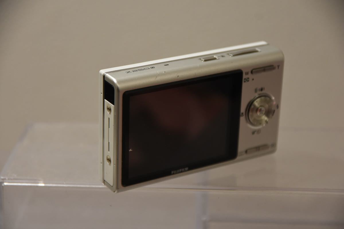 コンパクトデジタルカメラ FUJIFILM フジフィルム FINEPIX Z250 fd Z23 